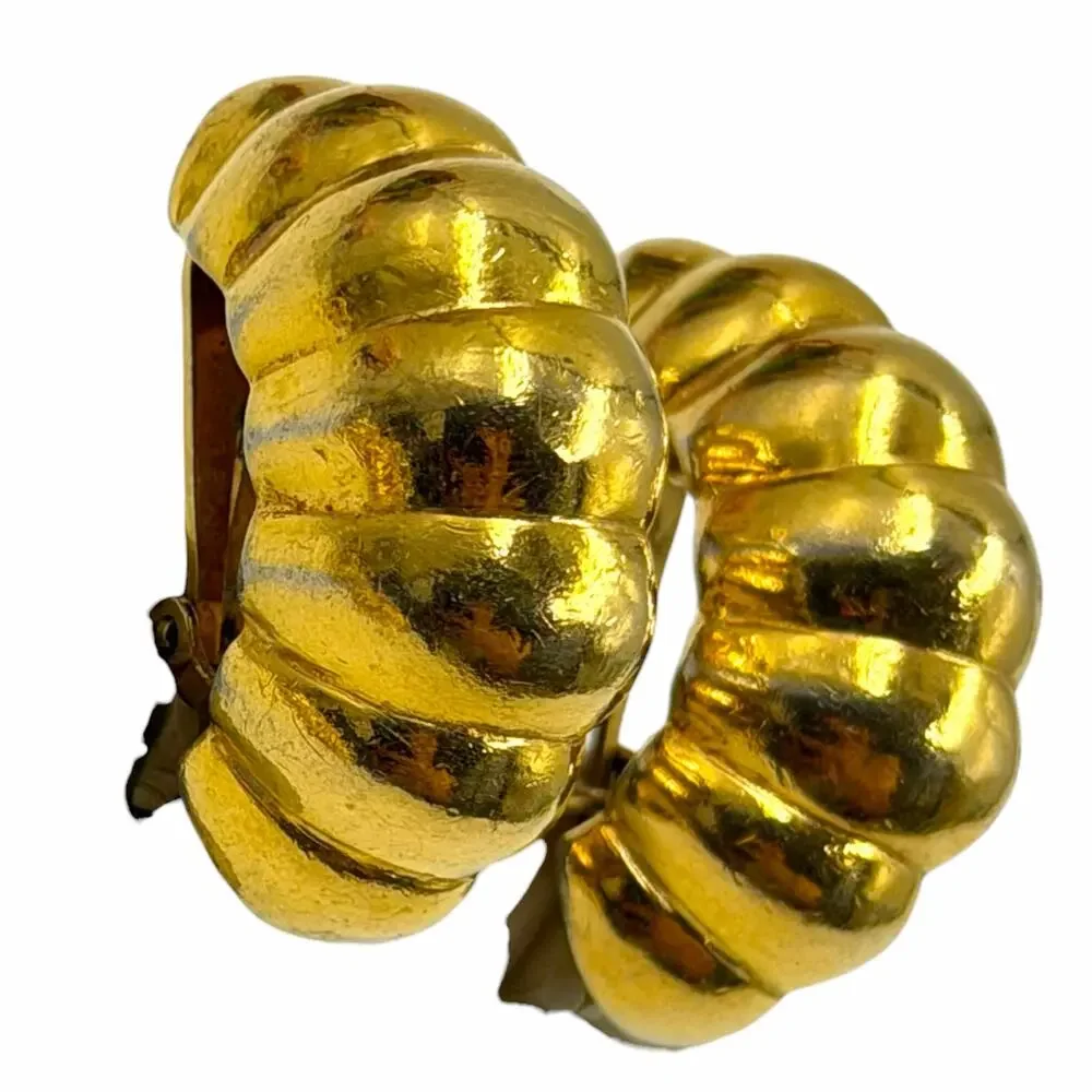 VTG 80s KJL Kenneth Jay Lane Gold Chunky Ribbed Shrimp Croissant Clip Earrings